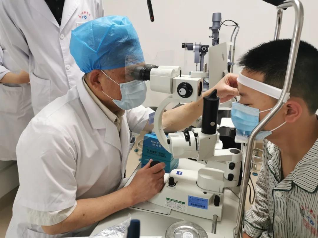 洗衣液進眼睛怎么辦